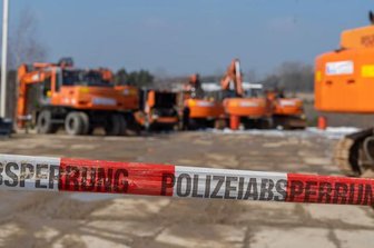 Brandanschlag: Bekennerschreiben auf linksextremer Plattform - Ein Brand mehrerer Baumaschinen in Treuen hat am Mittwoch einen Schaden im sechsstelligen Bereich verursacht.