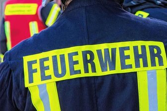 Brandbekämpfer aus Oberwiesenthal und Crottendorf grenzüberschreitend im Einsatz - Brandbekämpfer aus Ober- und Unterwiesenthal sowie aus Crottendorf sind am Freitagmorgen zu einem Einsatz ins tschechische Loučná pod Klínovcem gerufen worden. 