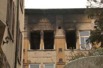Brandkatastrophe in Grenzregion im Erzgebirge - acht Tote - Spuren der Brandkatastrophe am Pflegeheim.
