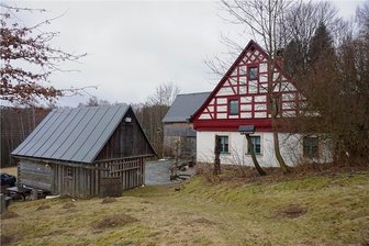 Brandschutz-Mängel: Teile des Riedelhofs in Eubabrunn für Gäste gesperrt - Der Riedelhof hat sich seit seiner Rettung als Treffpunkt vieler etabliert - als Naturschutzstation, mit Konzerten und Vermietungen.