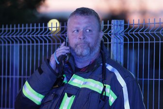 Brandserie in Glauchau geht weiter: Feuerwehr war schon wieder in den Nachtstunden im Dauereinsatz - Stadtwehrleiter Mike Wunderlich spricht über die Einsätze in der Nacht von Freitag zu Samstag.