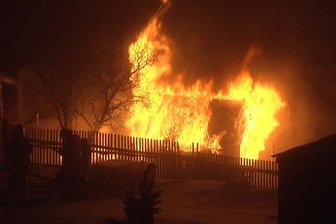 Brandserie in Schneeberg - Mehrere Lauben fielen den Flammen zum Opfer.
