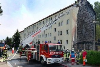 Brandstiftungen in Hainichen: Polizei setzt 5000 Euro Belohnung aus - Die Brandserie in Hainichen ist bislang noch nicht aufgeklärt. Neben Carport-Bränden gab es in den vergangenen Jahren auch immer wieder Feuer in der Friedrich-Gottlob-Keller-Siedlung. Besonders dramatisch war der Brand am 1. Dezember 2015 auf einem Vierseithof.