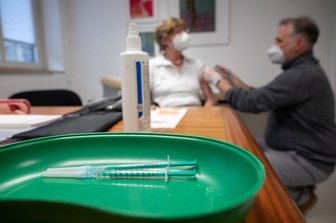 Braucht die Corona-Impfung ein Auffrischung? Warum diese Frage zu früh kommt - Zu Wochenbeginn hatten 37 Prozent der Bürger (rund 30,7 Millionen) bereits mindestens eine Impfung erhalten. Über elf Prozent genießen bereits den vollen Impfschutz.