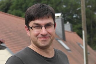 Breitbandausbau in Geringswalde: Kunde fühlt sich abgezockt - Der Geringswalder Daniel Lapat kann wieder lächeln. Er hat sich nach längerer Auseinandersetzung erfolgreich gegen eine ungerechtfertigte Servicegebühr gewehrt.