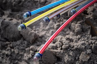 Breitbandausbau: Straße in Biesern zwei Wochen lang dicht - Für das schnelle Internet wird in Biesern gebaut.