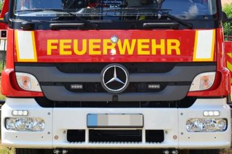 Brennender Holzstapel in Flöha: Polizei ermittelt wegen Brandstiftung -