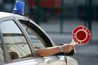 Brennender Lkw auf A 72 bei Chemnitz - Autobahnabschnitt gesperrt -
