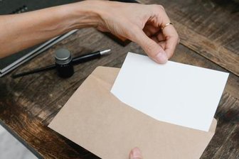 Briefe, Sprachnachrichten und Videos nach dem Tod: Wie ein Start-up den letzten Gruß zu den Angehörigen bringt - 