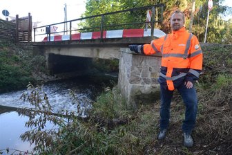 Bröckel-Alarm: Das sind die 30 schlimmsten Brücken im Vogtland - Seit 2018 ist die Brücke über die Trieb als marode bewertet. Ein Ersatzneubau muss her.