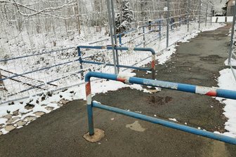 Brücke am vogtländischen Lochstein wird erneuert - Über die Brücke führt der kürzeste Weg zwischen dem Stadtkern und Ausflugsziel Lochstein.