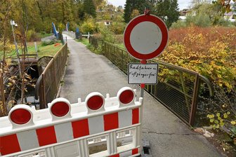 Brücke über den Mühlgraben in Lunzenau: Weiterer Schritt zur Sanierung gegangen - Die Brücke über den Mühlgraben in Lunzenau – hier ein Bild vom November 2023 – soll erneuert werden.