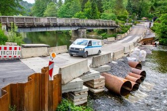 Brückenbau: Trockenfurt ist jetzt befahrbar - Die Schönthalbrücke wird saniert.