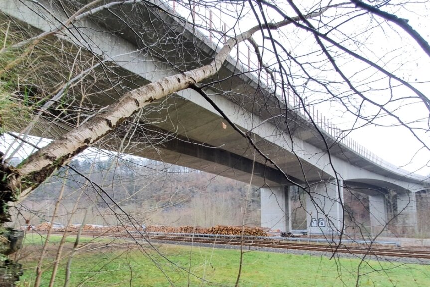 Brückenbauer ins Chemnitzer Umland - Ob die Brücke für die Zschopauer Umgehungsstraße auch zum Kunstobjekt wird, ist noch nicht sicher. 