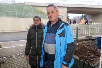 Brückenprojekt Neukirchen: Leben auf der Baustelle hat für Familie Kretzschmar nach neun Monaten ein Ende - Conny und Peter Kretzschmar haben sich neun Monate lang mit dem Baugeschehen arrangiert. Den Bauleuten der Firma Hentschke bescheinigten sie gute Arbeit und ein faires Miteinander.