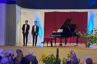 Brüder Kaufmann weihen restaurierten Bechstein-Flügel in Leubsdorf ein - Die Brüder Kaufmann bei einem früheren Konzert im Leubsdorfer Lindenhof.