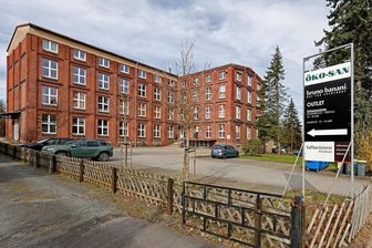 Bruno Banani eröffnet Filiale in Hohenstein-Ernstthal - Im auffälligen Backsteingebäude an der Straße der Einheit 31 in Wüstenbrand zieht Bruno Banani ein – voraussichtlich für etwa zwei Jahre.