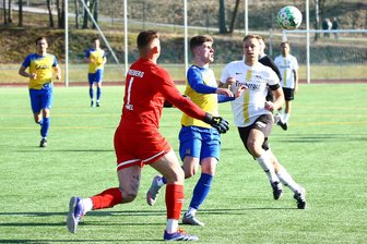 BSC Freiberg entzaubert den Favoritenschreck - Auch Annabergs Quentin Schubert (M.) konnte BSC-Keeper Paul Timmel nicht bezwingen.