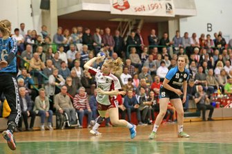 BSV Sachsen gewinnt Heimspiel - Zwickaus Alisa Pester in Aktion.