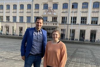 BSV Sachsen vermeldet ersten Neuzugang - BSV-Trainer Norman Rentsch mit Neuzugang Elaine Rode.