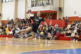 BSV Sachsen Zwickau: B-Jugend geht selbstbewusst ins Duell mit dem Tabellenführer - Marie Spanke und ihre Teamkolleginnen der B-Jugend des BSV Sachsen Zwickau starten am Samstag mit einem Heimspiel ins neue Jahr.