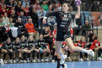 BSV Sachsen Zwickau: Darum geht Kapitänin Magnusdottir von Bord - Wie im Auswärtsspiel beim SV Union Halle-Neustadt Ende Dezember gehört Diana Dögg Magnusdottir in ihrer vierte Saison beim BSV Sachsen Zwickau zu den erfolgreichsten Torschützinnen ihrer Mannschaft. Im Sommer nun verlässt die Isländerin die Bundesliga-Handballerinnen nach vier Jahren.
