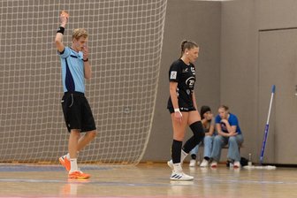 BSV Sachsen Zwickau: Frühe rote Karte wird für die B-Jugend zum Handicap - Schon in der Schlussphase der ersten Halbzeit musste die Zwickauerin Ella Klemm nach ihrem dritten persönlichen Foul vom Parkett.