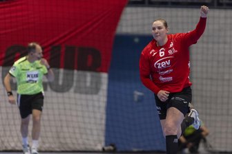 BSV Sachsen Zwickau: Laura Szabo findet perfekte Balance zwischen Leidenschaft und Coolness - Die Jubelfaust nach erfolgreichen Torwürfen will Kreisläuferin Laura Szabon gern auch am Mittwoch in Leverkusen oft zeigen.