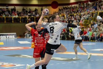BSV Sachsen Zwickau: Niederlage bei der HSG Bensheim/Auerbach und Sorgen um die Kapitänin - Diana Dögg Magnusdottir vom BSV Sachsen Zwickau verletzte sich in der 37. Minute nach einem Zusammenprall im Rippenbereich.