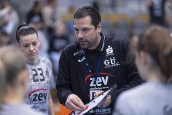 BSV Sachsen Zwickau: Siebenmeter stehen vor den Playdowns nicht auf dem Trainingsplan - Noch hat Trainer Norman Rentsch rund anderthalb Wochen Zeit, die Bundesliga-Handballerinnen des BSV Sachsen Zwickau optimal auf die erste Abstiegsrunde gegen den Buxtehuder SV vorzubereiten.