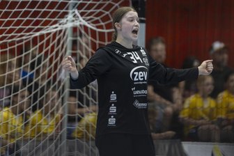 BSV Sachsen Zwickau: So kam eine 21-jährige „Hobby“-Torhüterin zu ihrem Bundesligadebüt - Nach einem Kopftreffer und dem kurzzeitigen Ausfall von Lilly Janßen erlebte Torhüterin Paulina Curth beim Auswärtsspiel des BSV Sachsen Zwickau in Neckarsulm ihre Feuerteufe.