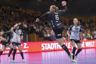 BSV Sachsen Zwickau testet am Dienstag gegen Europacupteilnehmer - Fürs Testspiel am Dienstag ziehen Laura Szabo und Co. in die Sporthalle Neuplanitz um. Die in diesem Jahr noch anstehenden Bundesliga-Heimspiele werden dann wieder in der Stadthalle (Foto vom Sieg gegen Neckarsulm) ausgetragen.