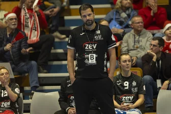 BSV Sachsen Zwickau: Überraschende Entwicklung im Kampf um den Klassenerhalt - Norman Rentsch kann als Trainer und Geschäftsführer des BSV Sachsen Zwickau derzeit nur abwarten, wie sich das Lizenzierungsverfahren in der Handball-Bundesliga der Frauen entwickelt.