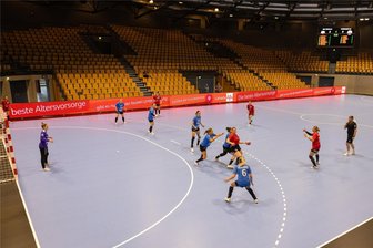 BSV Sachsen Zwickau vor Premiere: „Die Stadthalle ist ein tolles Event, aber keine Dauerlösung“ - Mit einem Testspiel unter Ausschluss der Öffentlichkeit gegen den Thüringer HC hat der BSV Sachsen Zwickau am Donnerstag die Abläufe in der Stadthalle geprobt.
