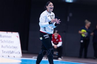 BSV Sachsen Zwickau: Warum der Termin für das Do-or-Die-Spiel um den Klassenerhalt ein gutes Omen sein könnte - Dass sie auf den Punkt bereits ist, bewies Torhüterin Jovana Kadovic vom BSV Sachsen Zwickau in Leverkusen. In der zweiten Halbzeit kam sie für zwei Siebenmeter von der Bank ins Tor und hielt beide.