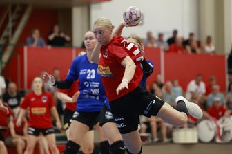 BSV Sachsen Zwickau: Warum Trainer Norman Rentsch den schlechten Start gegen Leipzig wichtig fand - Mit sieben Toren war Laura Penzes am Donnerstag erfolgreichste Werferin des BSV Sachsen Zwickau im Testspiel gegen den HC Leipzig.
