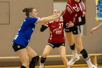 BSV Sachsen zwischen schwerer Zeit und großer Chance - Jolene Preußler (am Ball) und ihre Teamkolleginnen der BSV-A-Jugend können am Samstag Großes erreichen. 