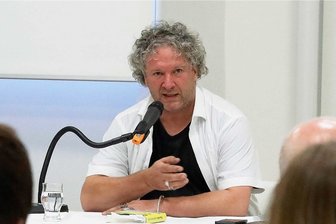 Buchlesung in Zwickau: Und der Überraschungsgast ist ... - Autor Thomas Kunst hat in der Stadtbibliothek aus seinem Buch gelesen, mit dem er für den Deutschen Buchpreis nominiert ist.