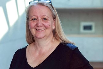 Buchvorstellung „Die Igelkämpferin“: Tamara Huhle liest in Mittweida aus ihrem Debütroman - Tamara Huhle, ehemalige Professorin an der Hochschule Mittweida, stellt am Donnerstag ihren Roman „Die Igelkämpferin“ in Mittweida vor.