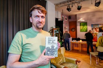 Buchvorstellung und Diskussion in Freiberg: Blick auf „Freie Sachsen“ und die kommenden Wahlen - Michael Nattke, Geschäftsführer des Vereins Kulturbüro Sachsen, stellte das Buch „Widerstand über alles“ bereits im Café Courage des Vereins Treibhaus Döbeln vor.