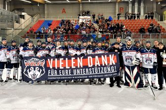 Budgetplanung: Eishockey-Wölfe aus dem Erzgebirge können auf starke Partner bauen - Die Wölfe sagen Dankeschön, und das nicht nur ihren Fans. Zwei wichtige Sponsoren halten dem Eishockey-Regionalligisten die Treue.
