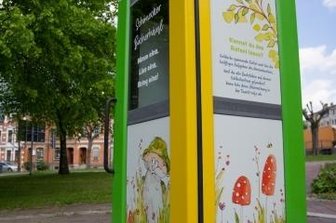 Bücherhäusl neu in Schöneck - Das Bücherhäusl Schöneck am Albertplatz. 