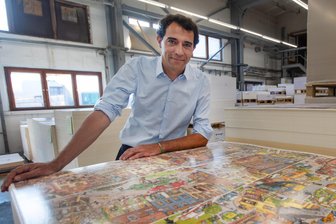 Bücherratten aufgepasst: Im ehemaligen Speisesaal des Plauener Traditionsunternehmens Sachsendruck steigt eine besondere Premiere - Ralf Fischer ist Geschäftsführer bei Sachsendruck in Plauen.