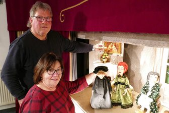Bühne frei für den ersten Akt: Ernst Heiter eröffnet die 17. Gelenauer Puppentheatertage - Im heimischen Kellertheater von Helga und Frank Hübner werden die 17. Gelenauer Puppentheatertage diesen Sonntag eröffnet.