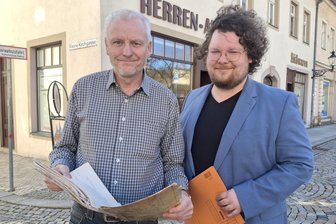 Bühne frei für „Kleinstadtzauber“: Oederan sucht 55 Talente für das Theaterstück - Kulturmanager Kristian Schulze (r.) kann sich bei der Vorbereitung von „800 Jahre Oederan“ auch auf die Hilfe von Mario Böhme (l.) verlassen.