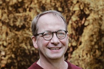 „Bündnis Willkommen in Roßwein“ veranstaltet Kundgebung - Gehört zu den Organisatoren der Demo: Pfarrer Heiko Jadatz.
