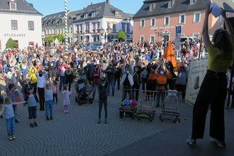Bündnis "Wir sind Zwönitz" demonstriert vor 350 Besuchern die Vielfalt der Stadt -