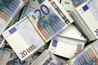 Bürger horten Geld auf Girokonto -