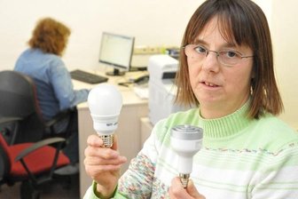Bürgerarbeit löst Kommunal-Kombi ab - Kerstin Schiering ist beim Verein "Chancen für Sachsen" in Freiberg Bürgerarbeiterin. Sie berät zum Energiesparen.