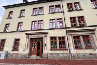 Bürgerbegehren zu Reichenbacher Grundschule: Unterschriften übergeben - Ein Bürgerbegehren dreht sich um die Grundschule Mylau.